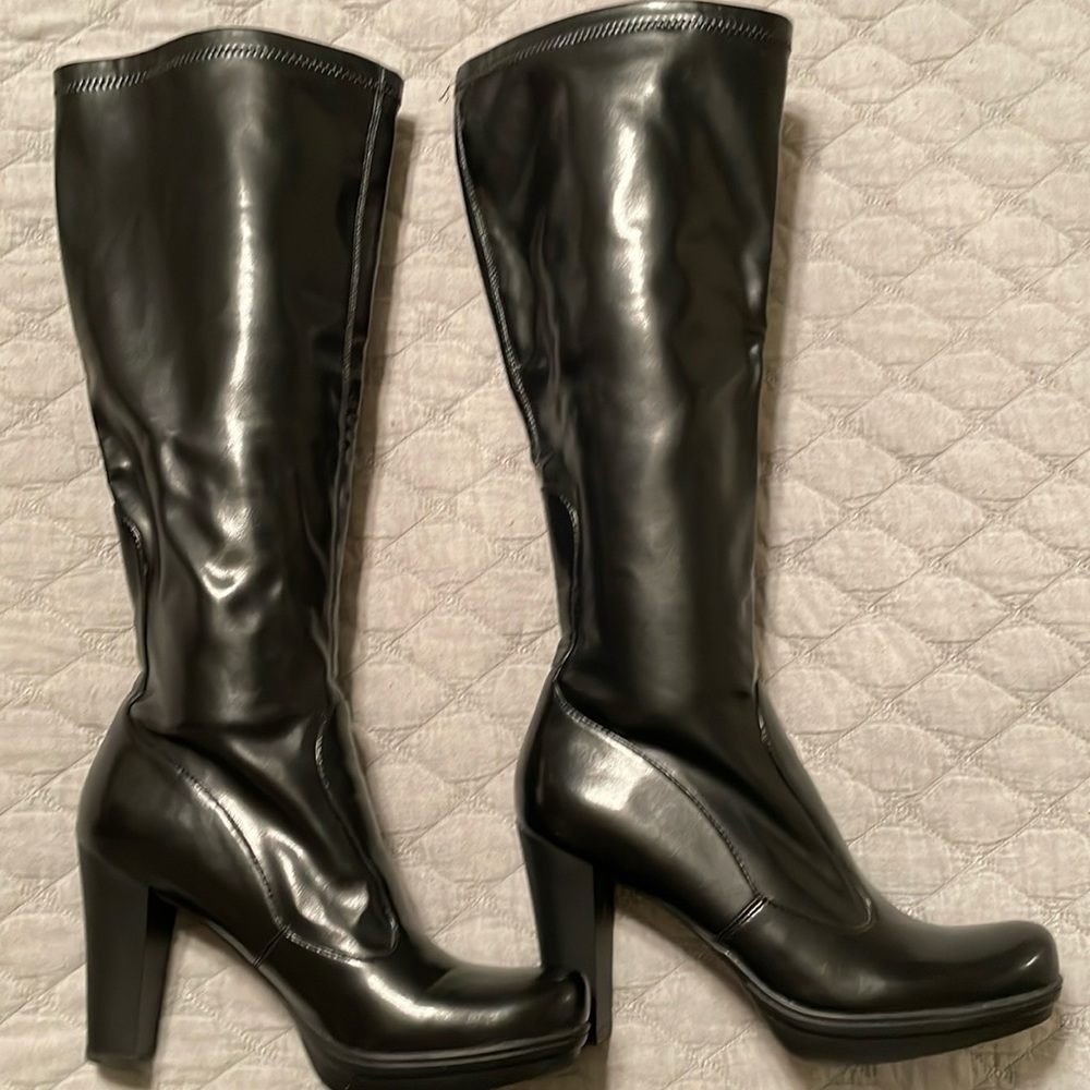 Franco Sarto Black Pull-on Boots size 8M